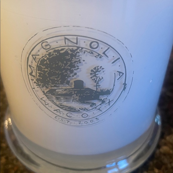 Magnolia Waco TX Signature Wood Wick Candle, Velvet NWOT - Picture 2 of 5